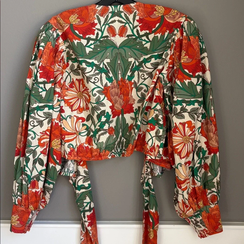 Cara Cara Angela wrap top - Picture 8 of 8